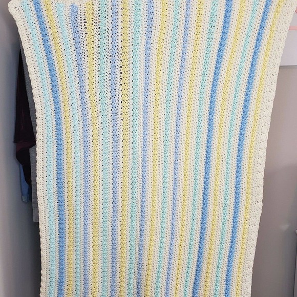 Striped Chunky Knit Baby Blanket Cozy Soft Throw - Picture 3 of 8